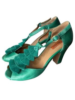 MIZ MOOZ Green Sailor T Strap Block Heel Shoes Distressed Ruffle Peep Toe Sz 8.5